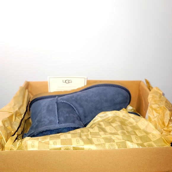 UGG Australia Classic Mini - Picture 6 of 7